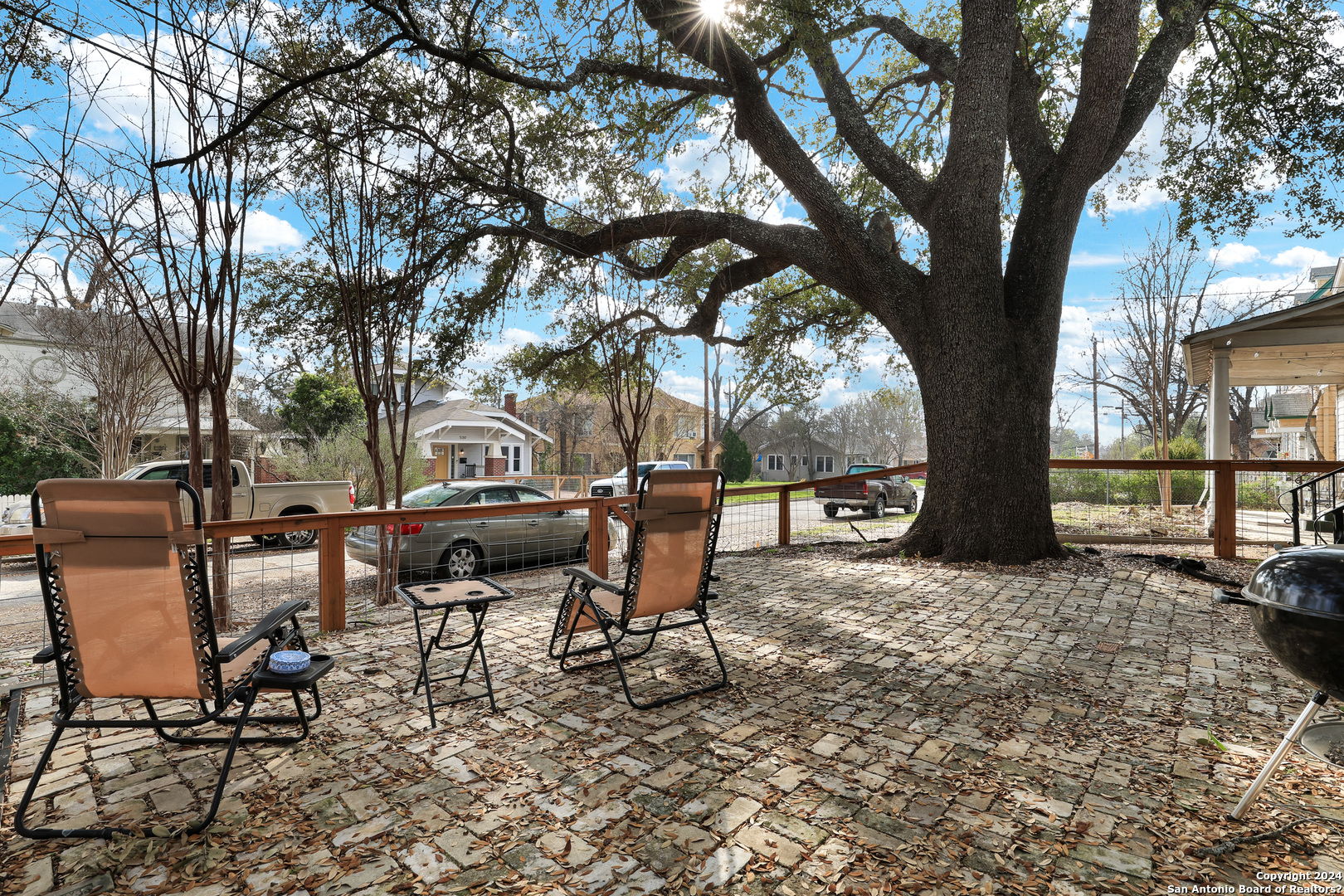 527 FULTON AVE 1