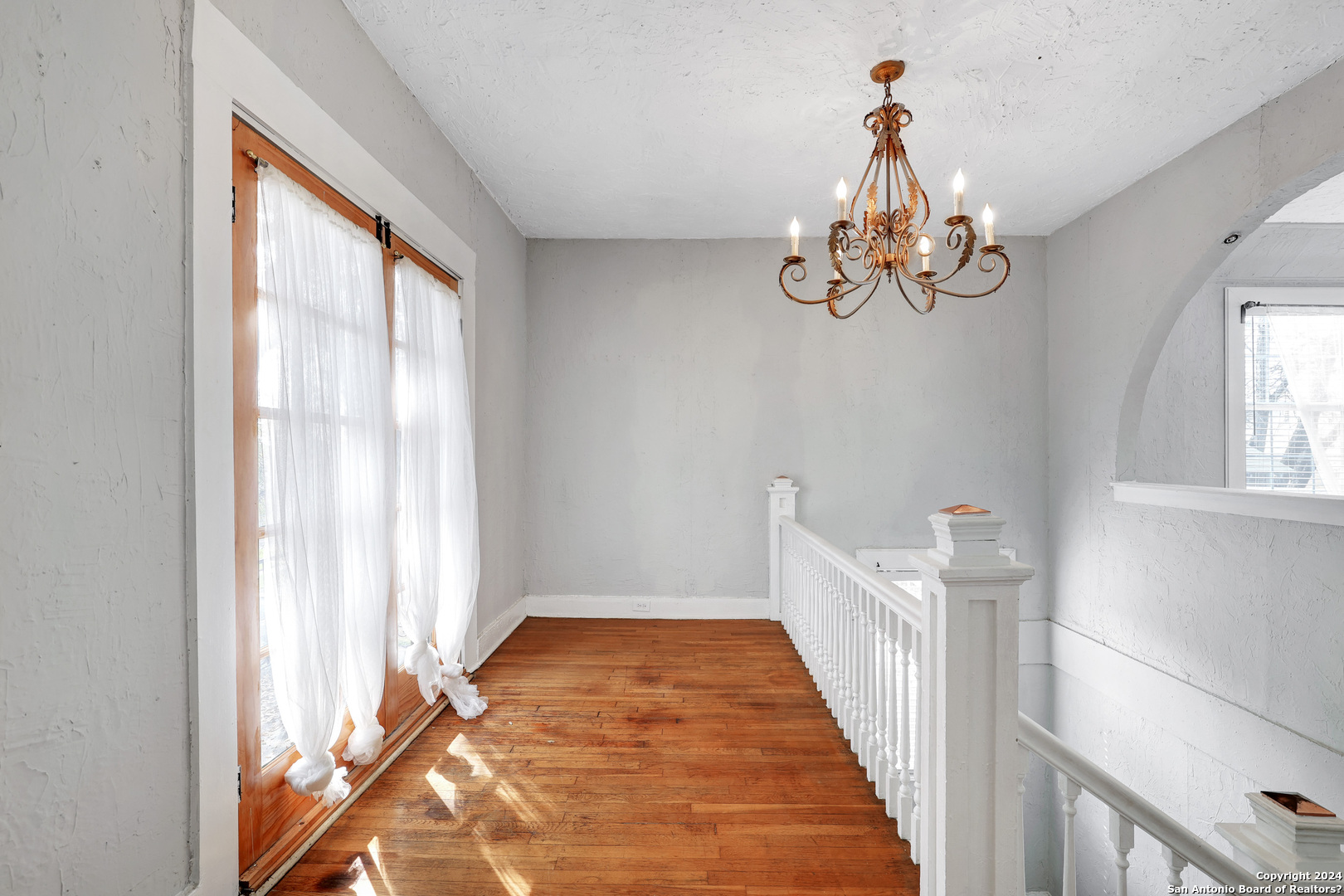 527 FULTON AVE 1