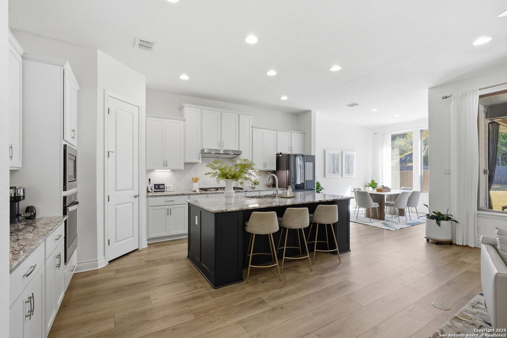 Photo of 8928 whimsey, Fair Oaks Ranch, TX 78015 (MLS # 1920158)