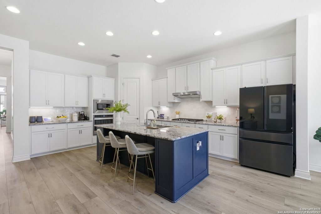 Photo of 8928 whimsey, Fair Oaks Ranch, TX 78015 (MLS # 1920158)