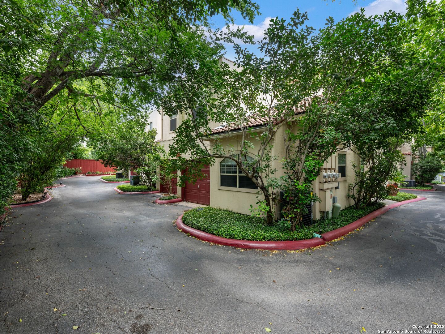 207 Grandview