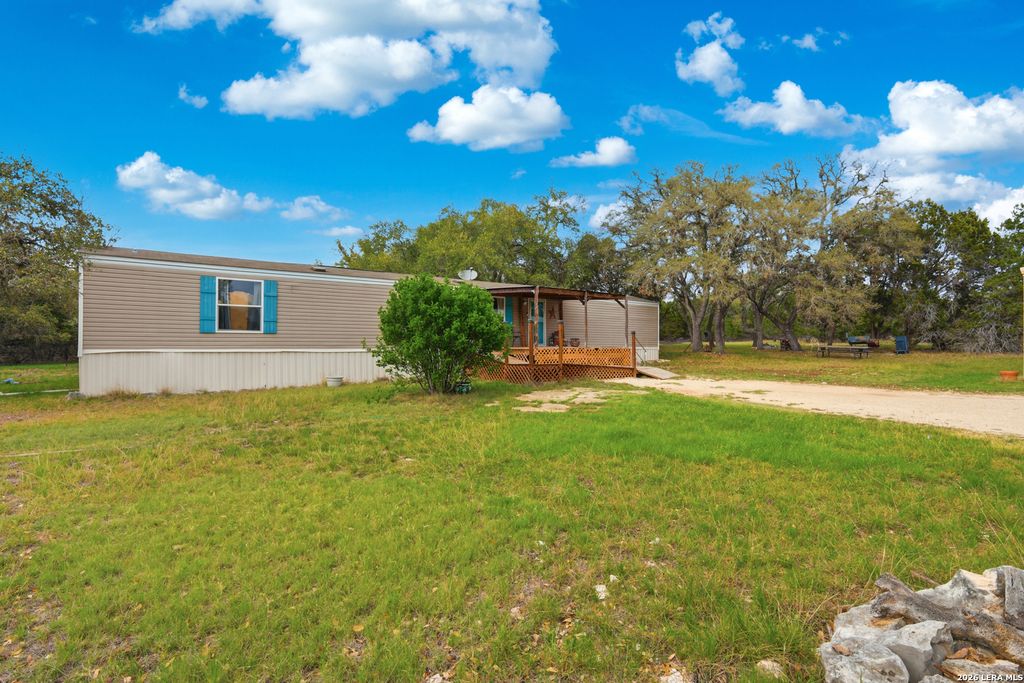 Photo of 169 Oak Hollow Drive, Pipe Creek, TX 78063 (MLS # 1954529)