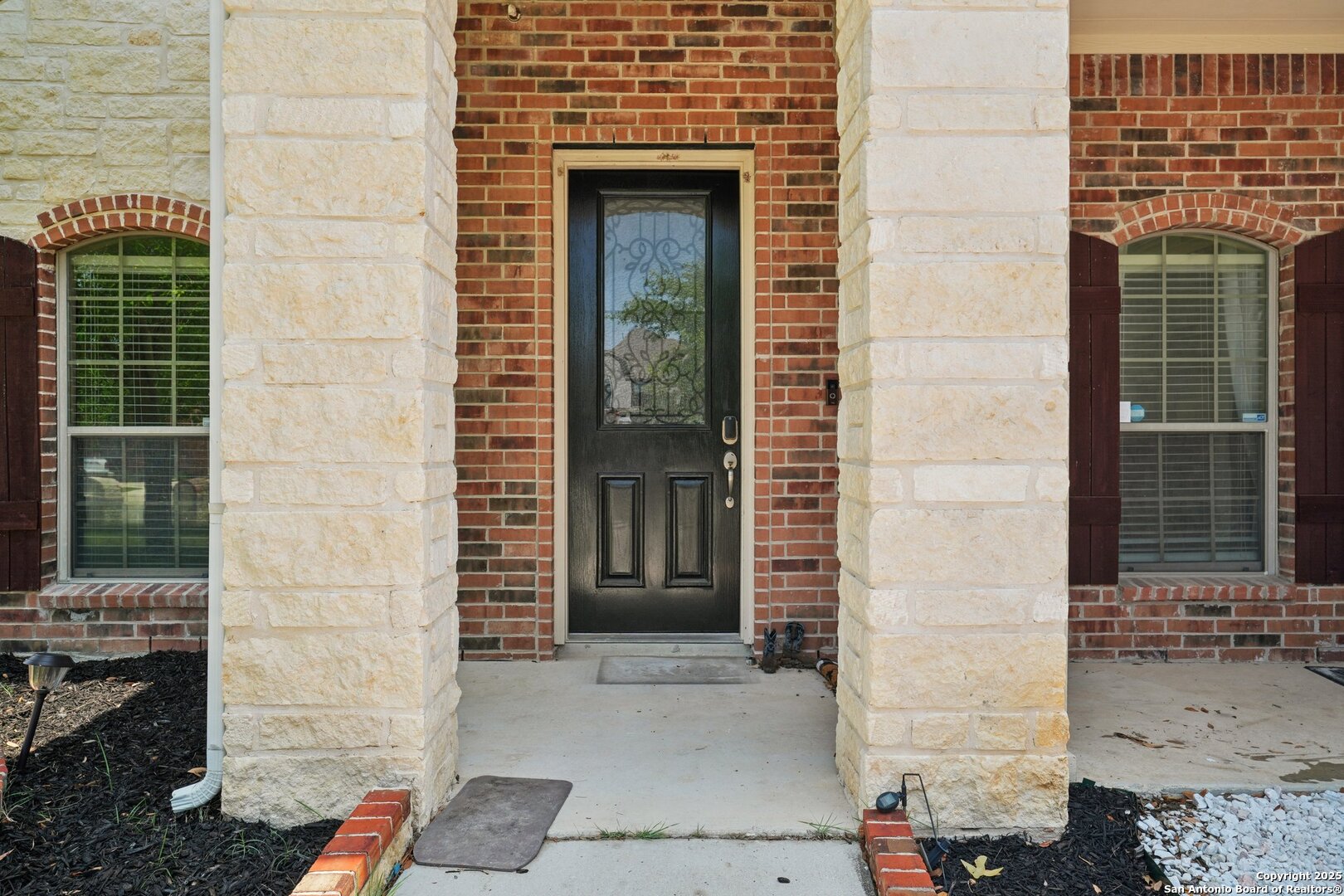 7027 LAURA HTS