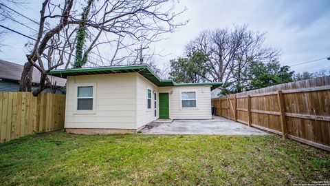 Photo for 130 E Norwood Ct 3 #3, San Antonio, TX 78212 (MLS # 1959893)
