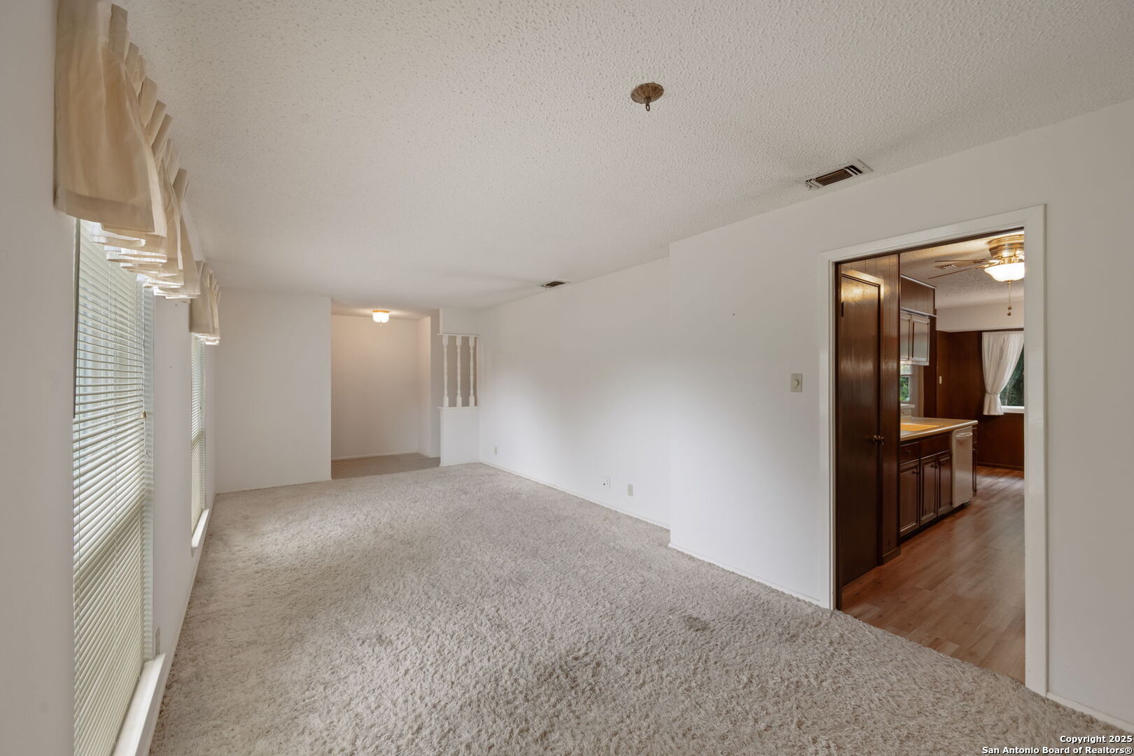 10703 Laurel Leaf