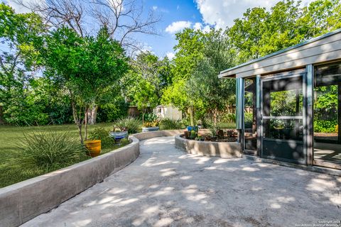 A home in Terrell Hills