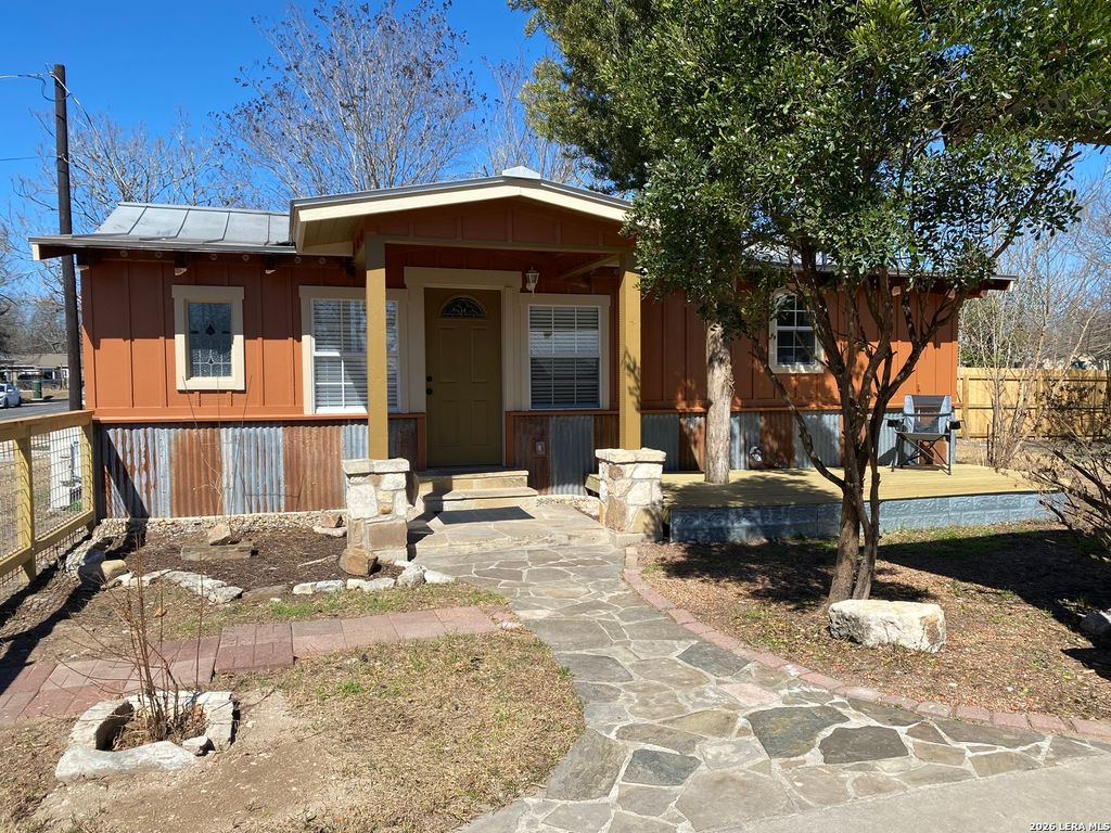 Photo of 309 Brackenridge, Boerne, TX 78006 (MLS # 1942194)