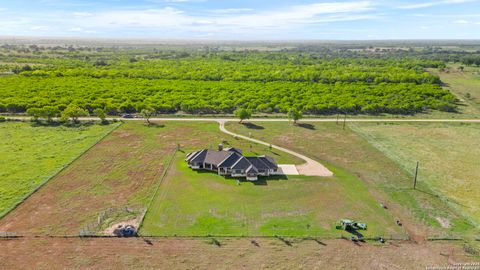 A home in Floresville