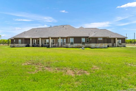 A home in Floresville