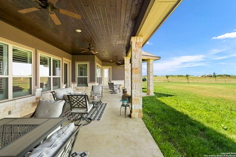 A home in Floresville