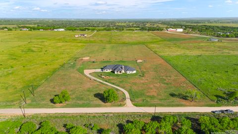 A home in Floresville