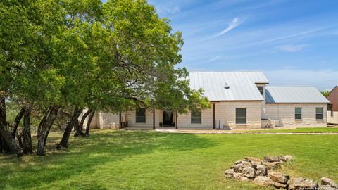 102 Blaschke Road Comfort TX 78013