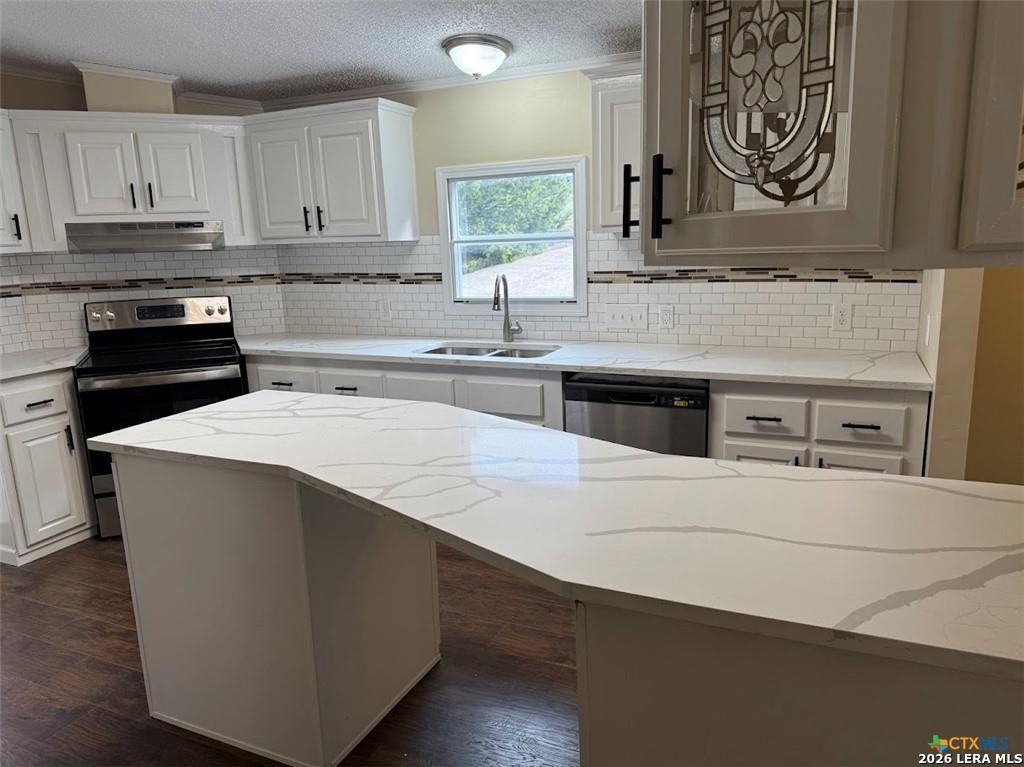 Photo of 625 &amp; 655 BUCK RUN PASS, Canyon Lake, TX 78133 (MLS # 1951615)