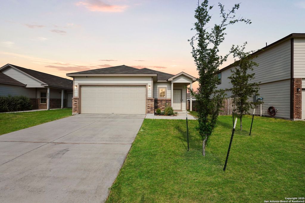 Photo of 2429 Marty Way, Seguin, TX 78155 (MLS # 1916673)