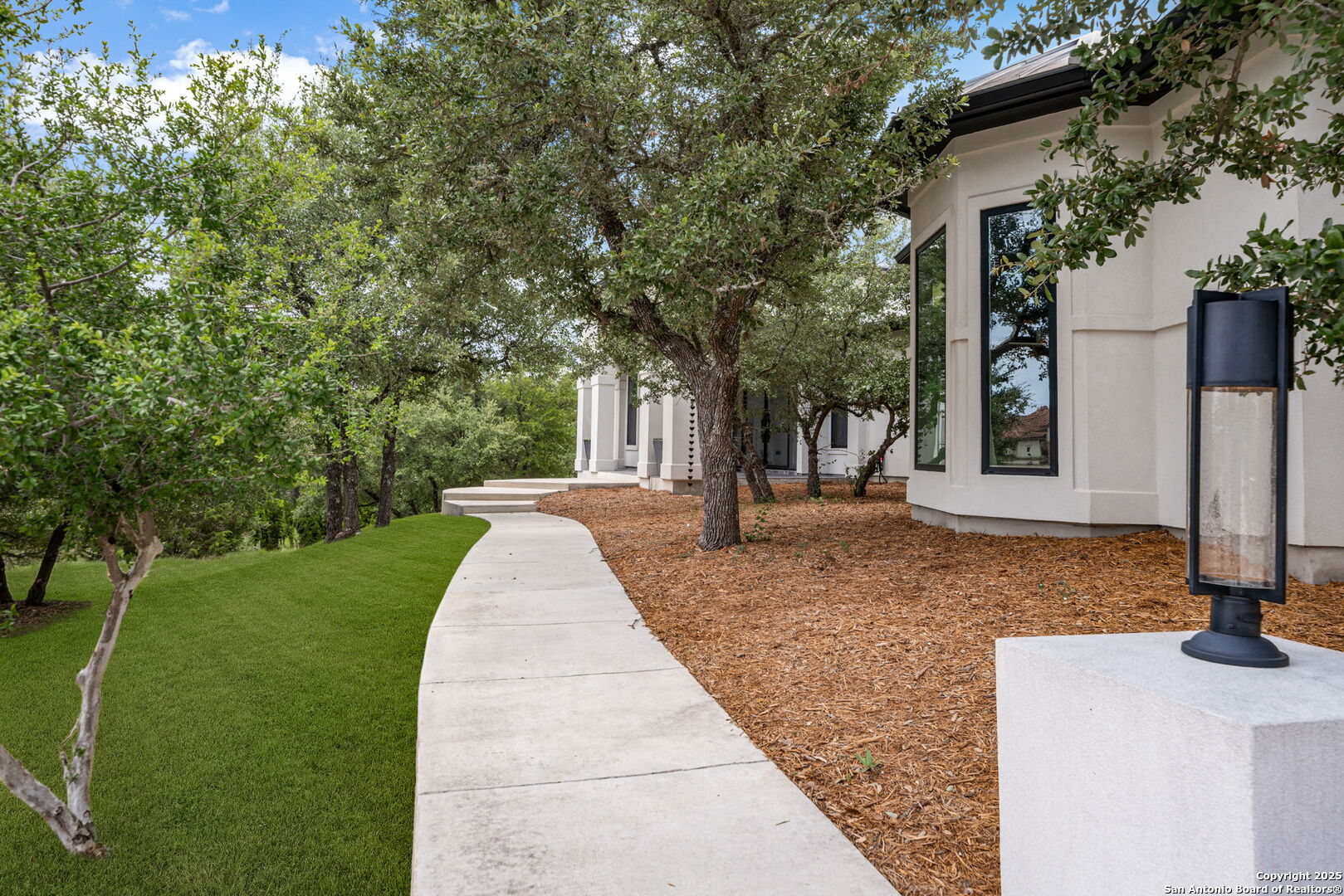 400 Menger Springs