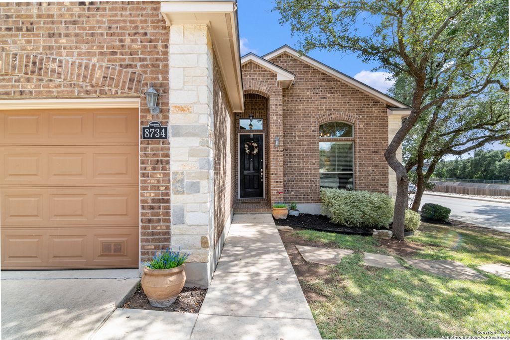 Photo of 8734 Elkhorn Knoll, Boerne, TX 78015 (MLS # 1932556)