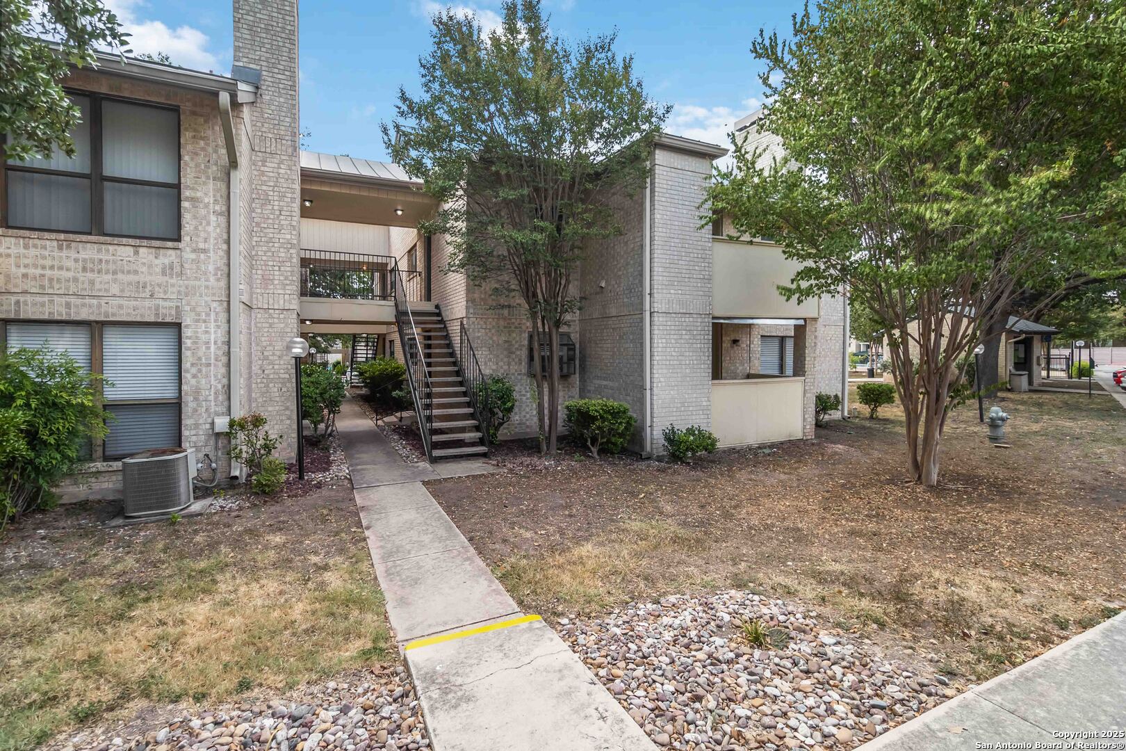 11843 Braesview 1807