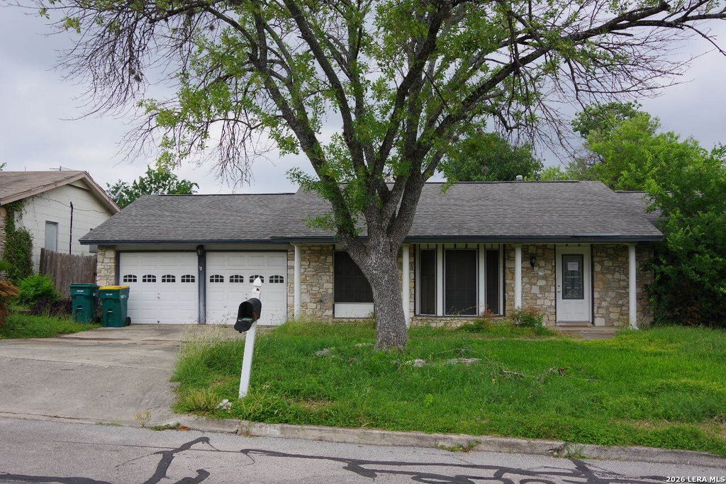 Photo of 7405 Leading Oaks, Live Oak, TX 78233 (MLS # 1968156)