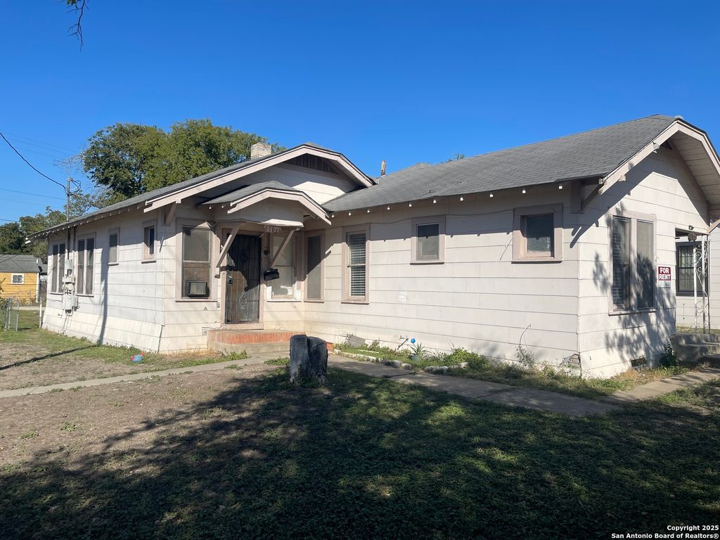 Photo of 1101-1103 Bailey Ave., San Antonio, TX 78210 (MLS # 1921508)