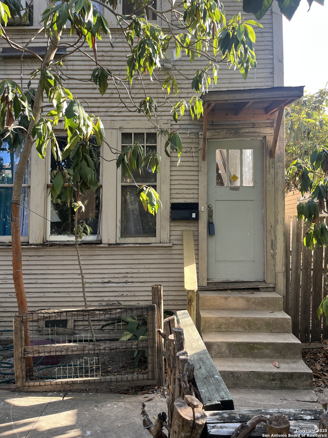 418 W Mulberry Apt A