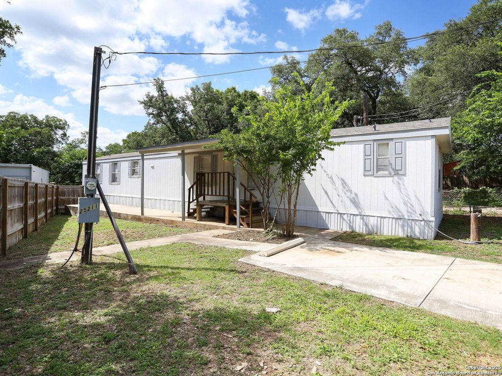 Photo of 25211 Aue, San Antonio, TX 78257 (MLS # 1877679)
