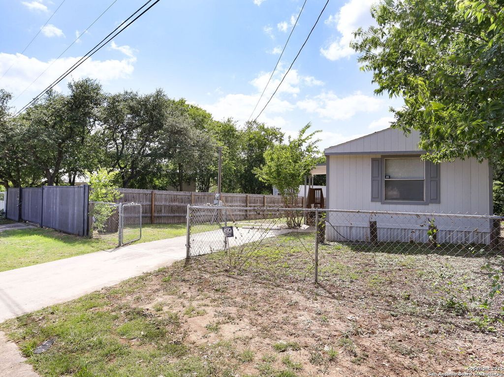 Photo of 25211 Aue, San Antonio, TX 78257 (MLS # 1877679)
