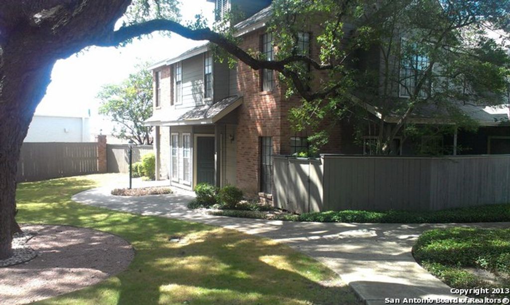 Photo of 31 chapel hill, San Antonio, TX 78240 (MLS # 1927532)