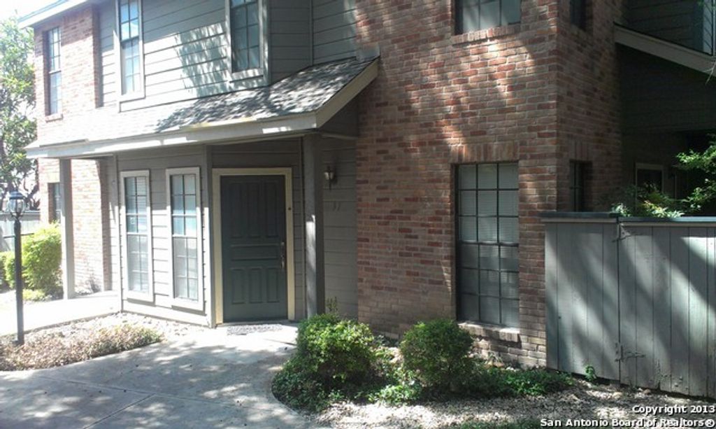 Photo of 31 chapel hill, San Antonio, TX 78240 (MLS # 1927532)