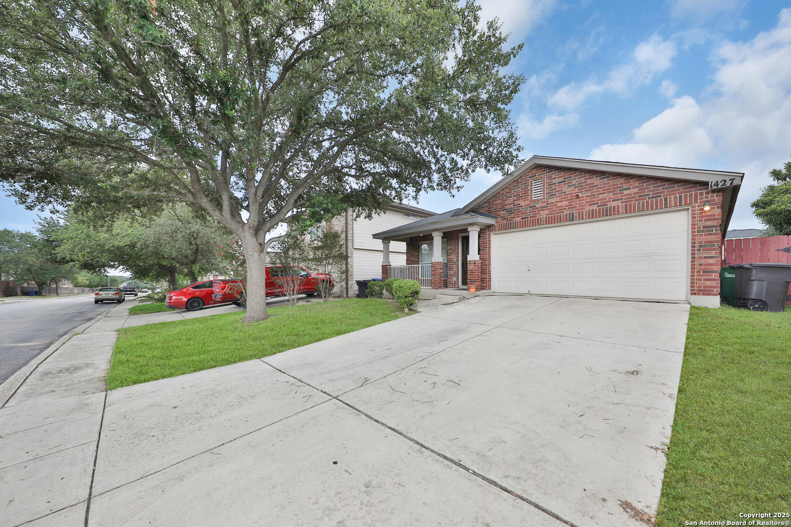 1427 Diamond Bluff