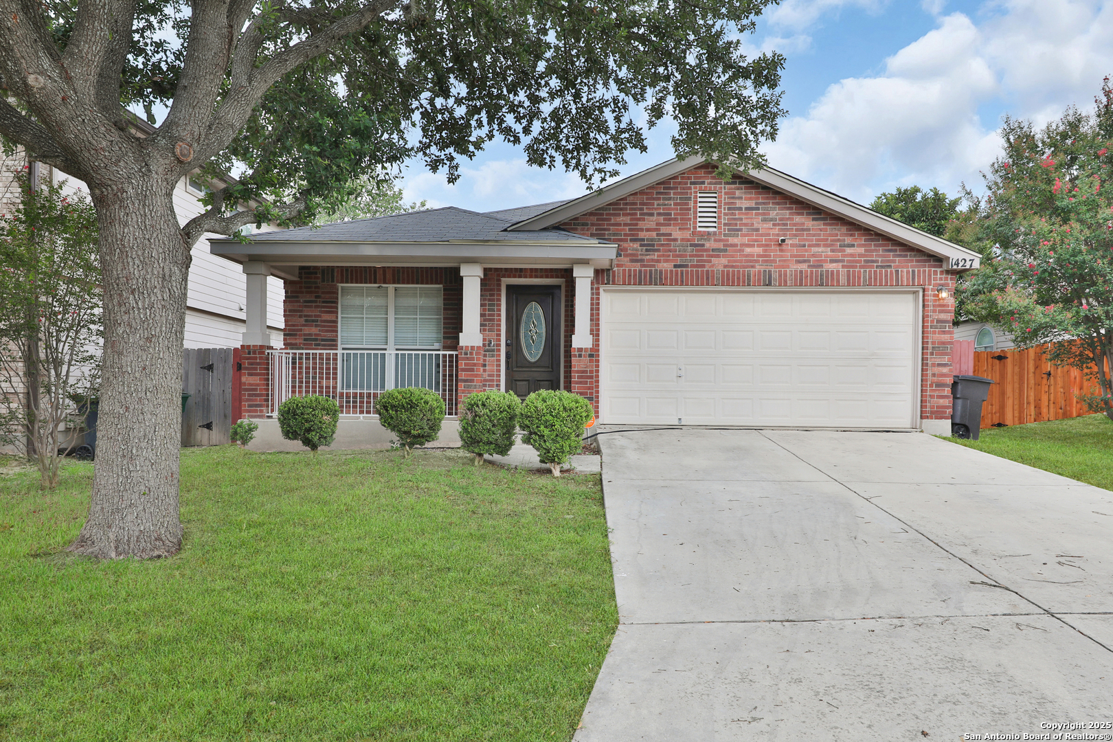 1427 Diamond Bluff