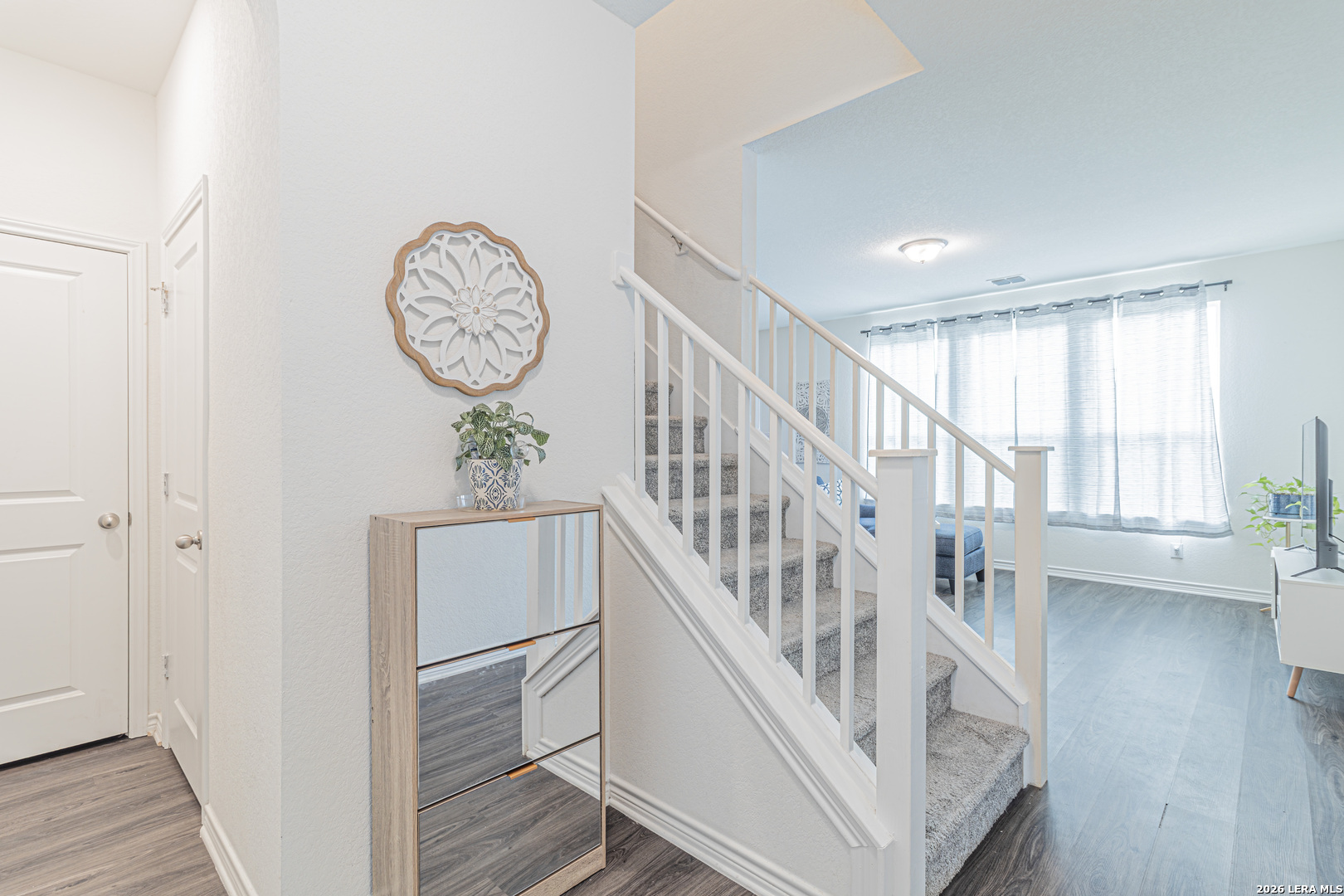 1518 OVERLOOK CV