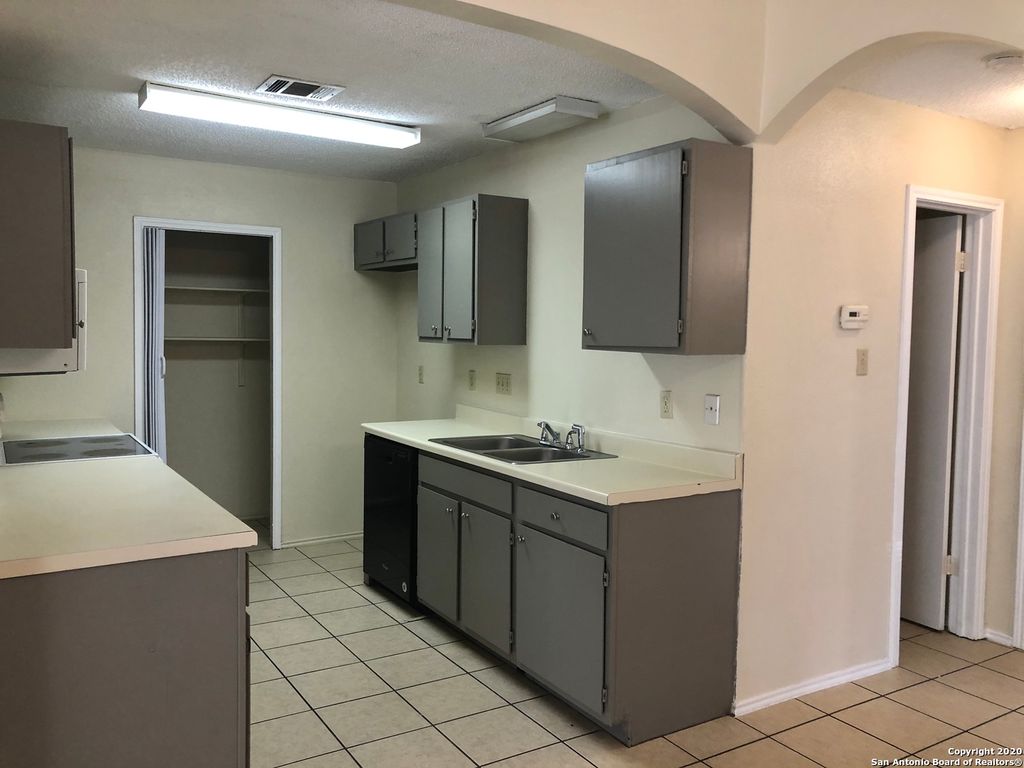 Photo of 10130 PEBBLESTONE, San Antonio, TX 78250 (MLS # 1926426)