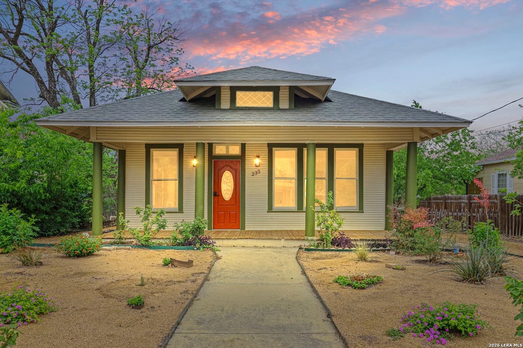 Photo of 235 CORNELL AVE, San Antonio, TX 78201 (MLS # 2008181)