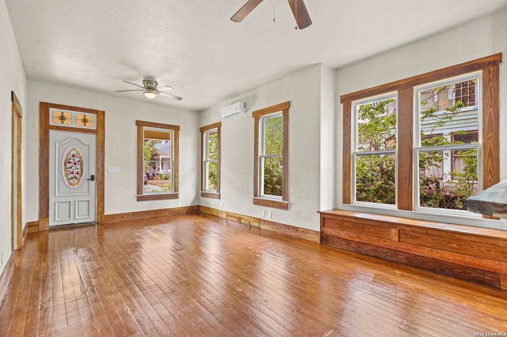 Photo of 235 CORNELL AVE, San Antonio, TX 78201 (MLS # 2008181)