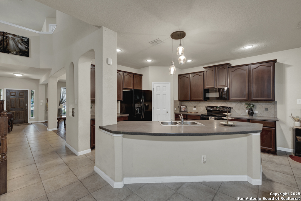 1104 Magellan