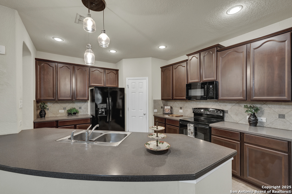 1104 Magellan