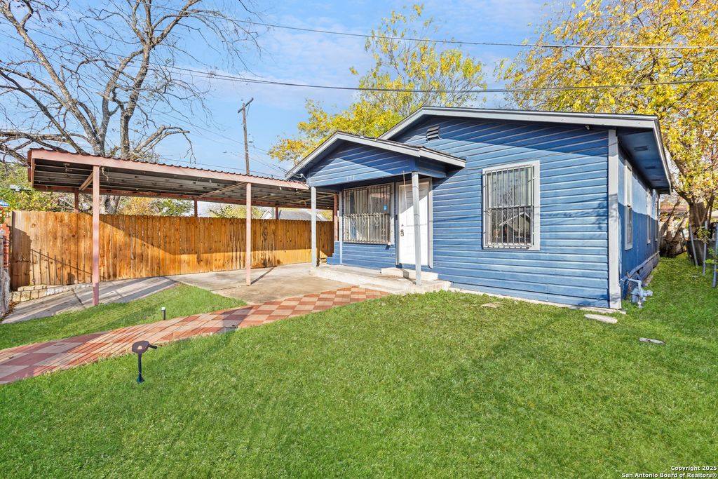 Photo of 321 Huntington, San Antonio, TX 78207 (MLS # 1929974)