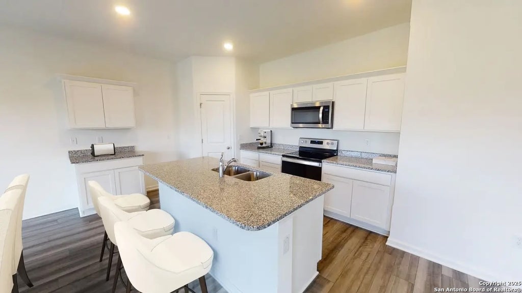 Photo of 10511 Placeaya Lake, Adkins, TX 78101 (MLS # 2007956)