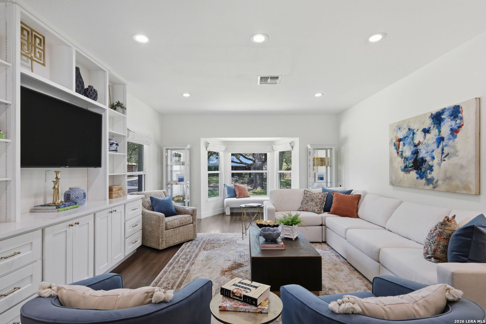 218 Laramie Dr