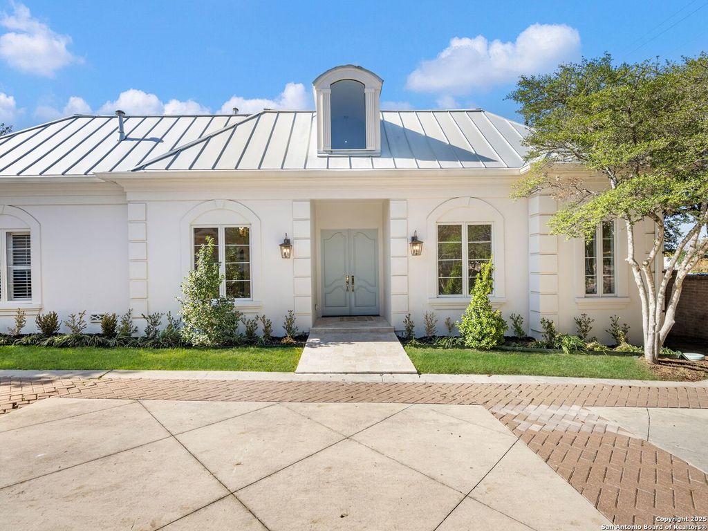 Photo of 160 Burr, San Antonio, TX 78209 (MLS # 1930244)