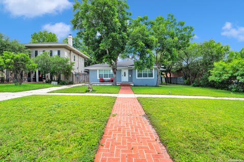 Property photo of 322 W Huisache Ave, San Antonio, TX 78212