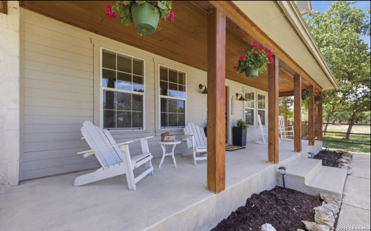 125 River Bluff Dr