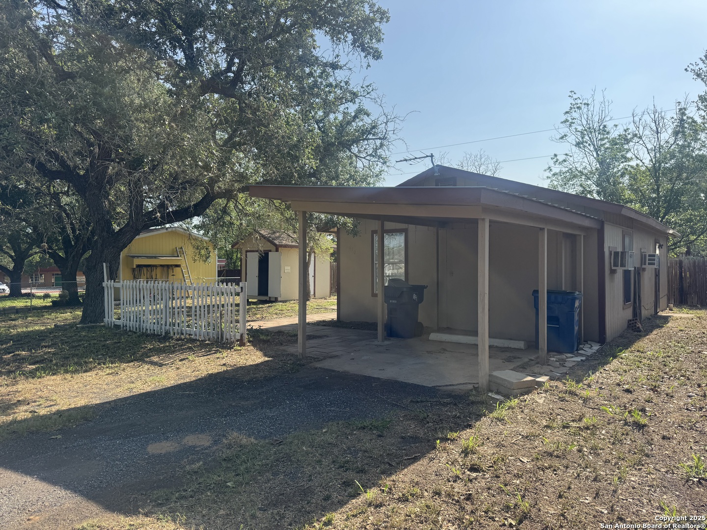 810 High Meadow