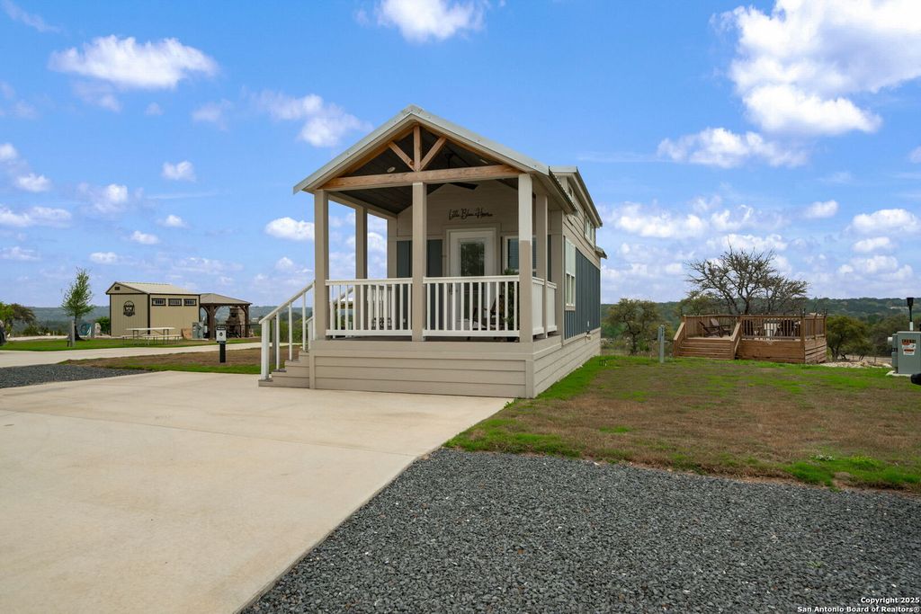 Photo of 5386 Ranch Road 1376 #172, Fredericksburg, TX 78624 (MLS # 1856057)