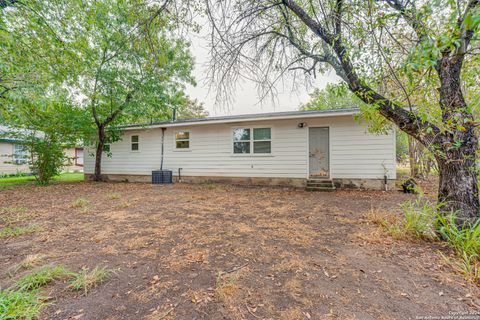 A home in Devine