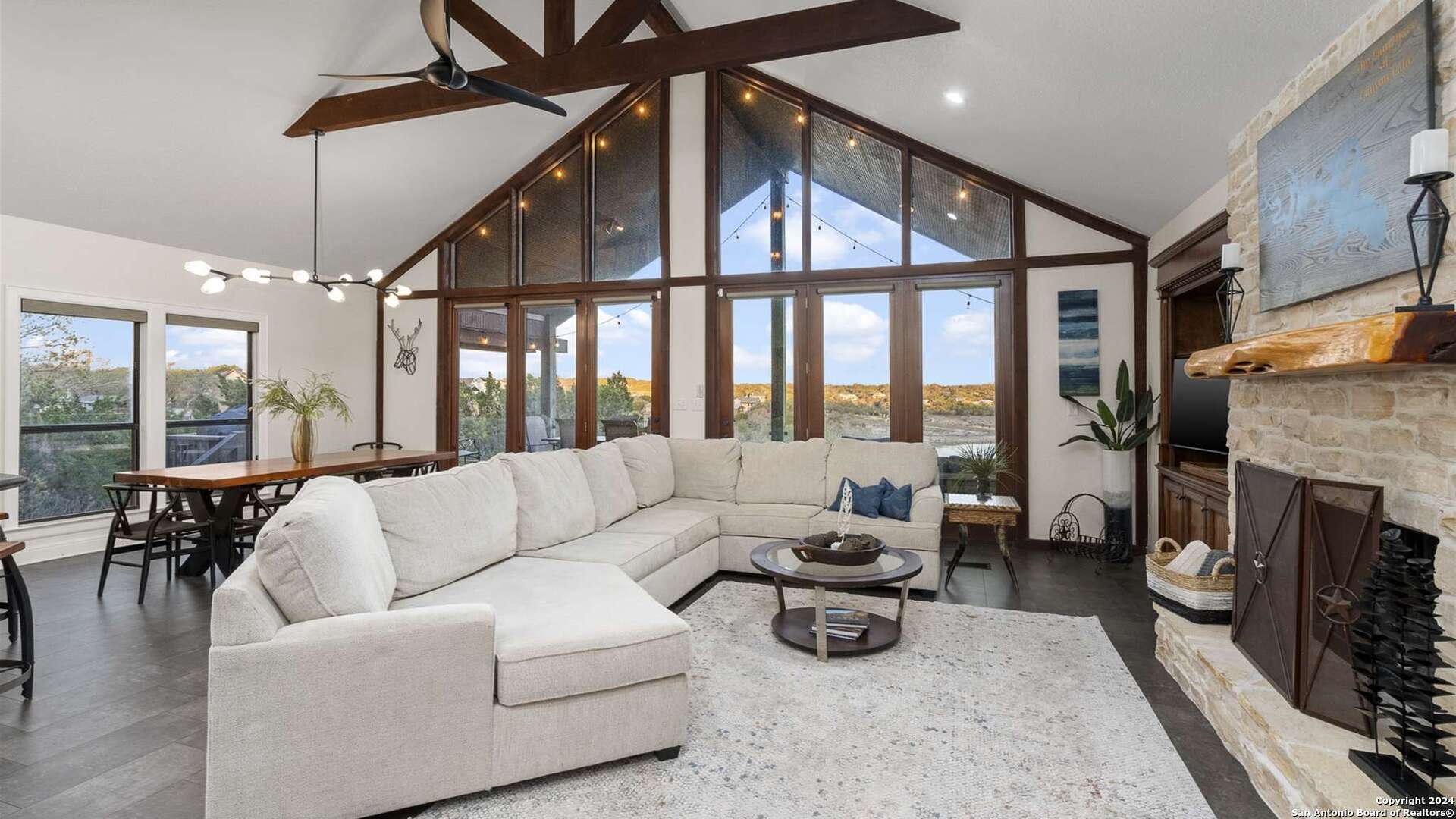 717 Riviera Dr