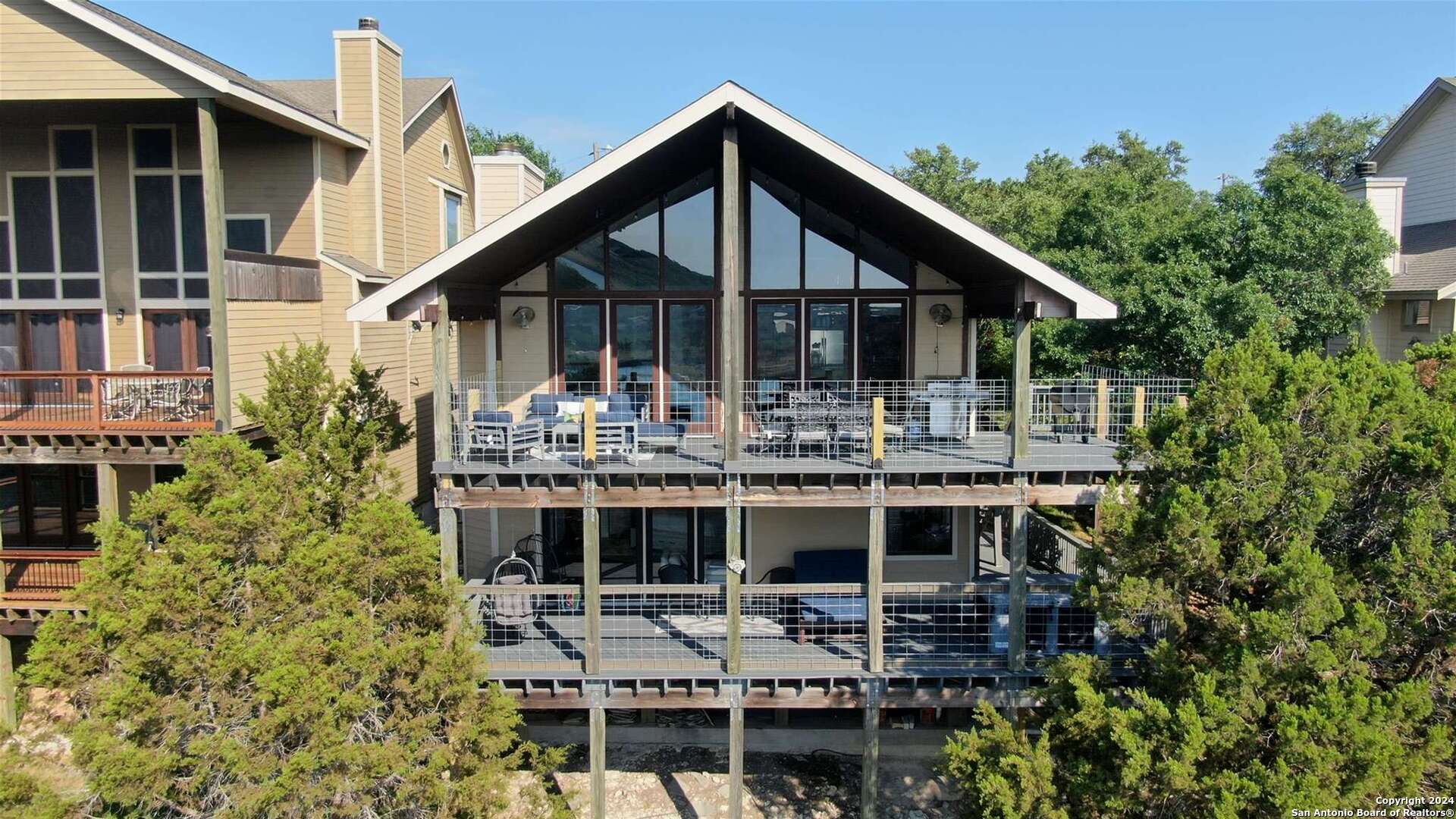 717 Riviera Dr
