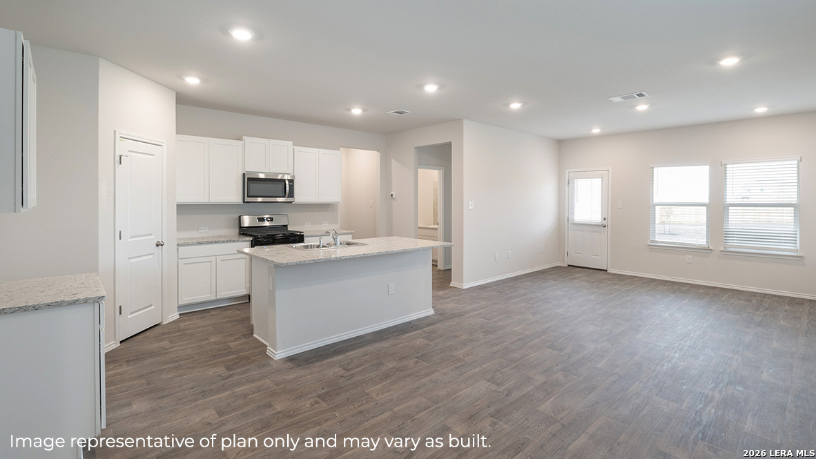 5338 Totem Bluff