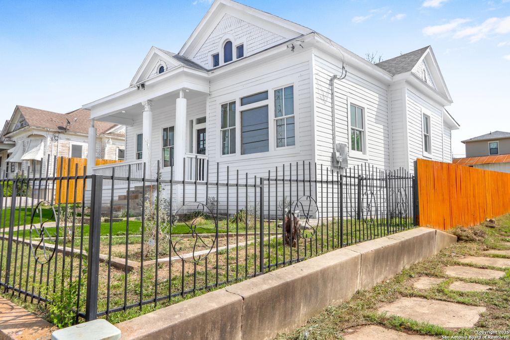 Photo of 502 Sherman, San Antonio, TX 78202 (MLS # 1920705)