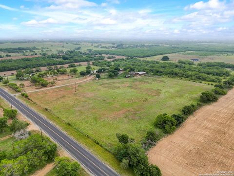 A home in Atascosa